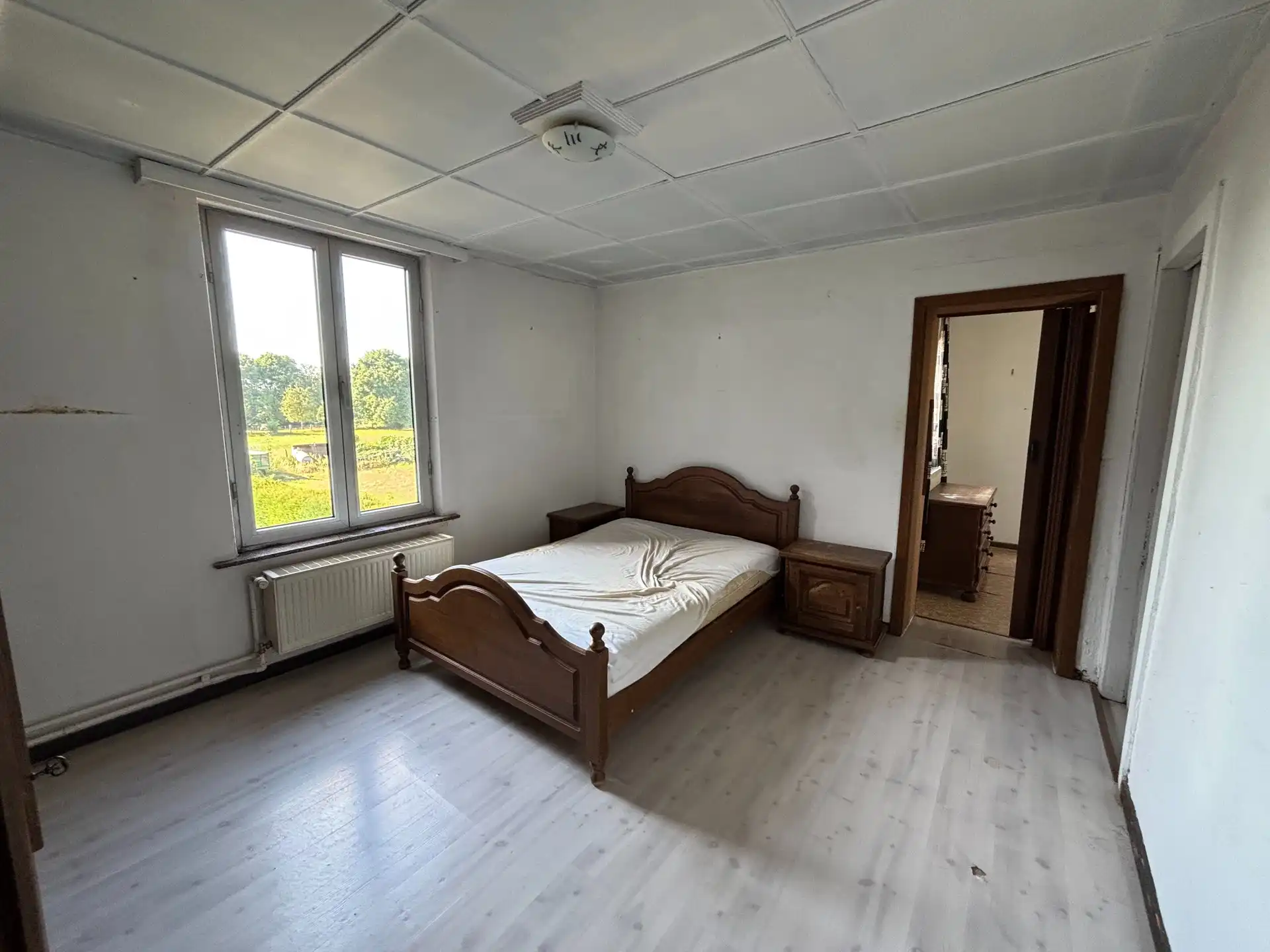 Landelijk gelegen renovatiewoning met prachtig uitzicht over de velden foto 24
