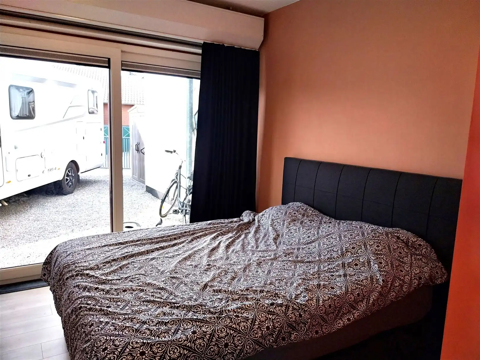 TE HUUR: Gemeubeld appartement met 1 slaapkamer! foto 6