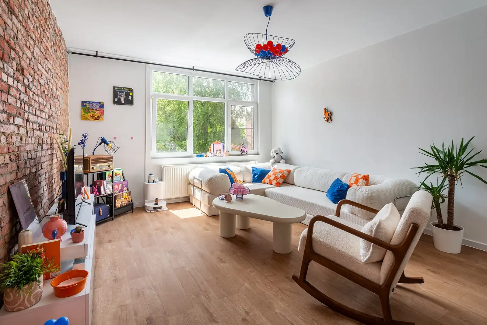 Instapklaar appartement met 2 ruime slaapkamers en terras foto 3