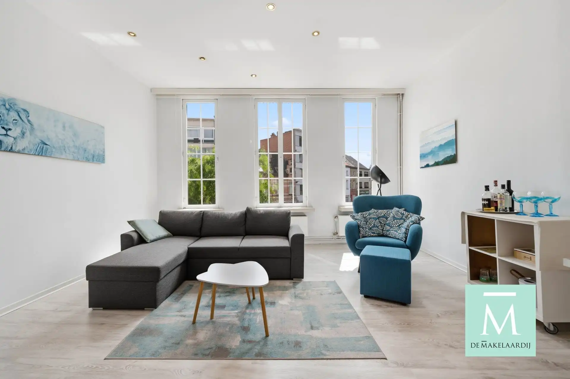 Lichtrijk gemeubeld duplexappartement met terras op toplocatie! foto 5