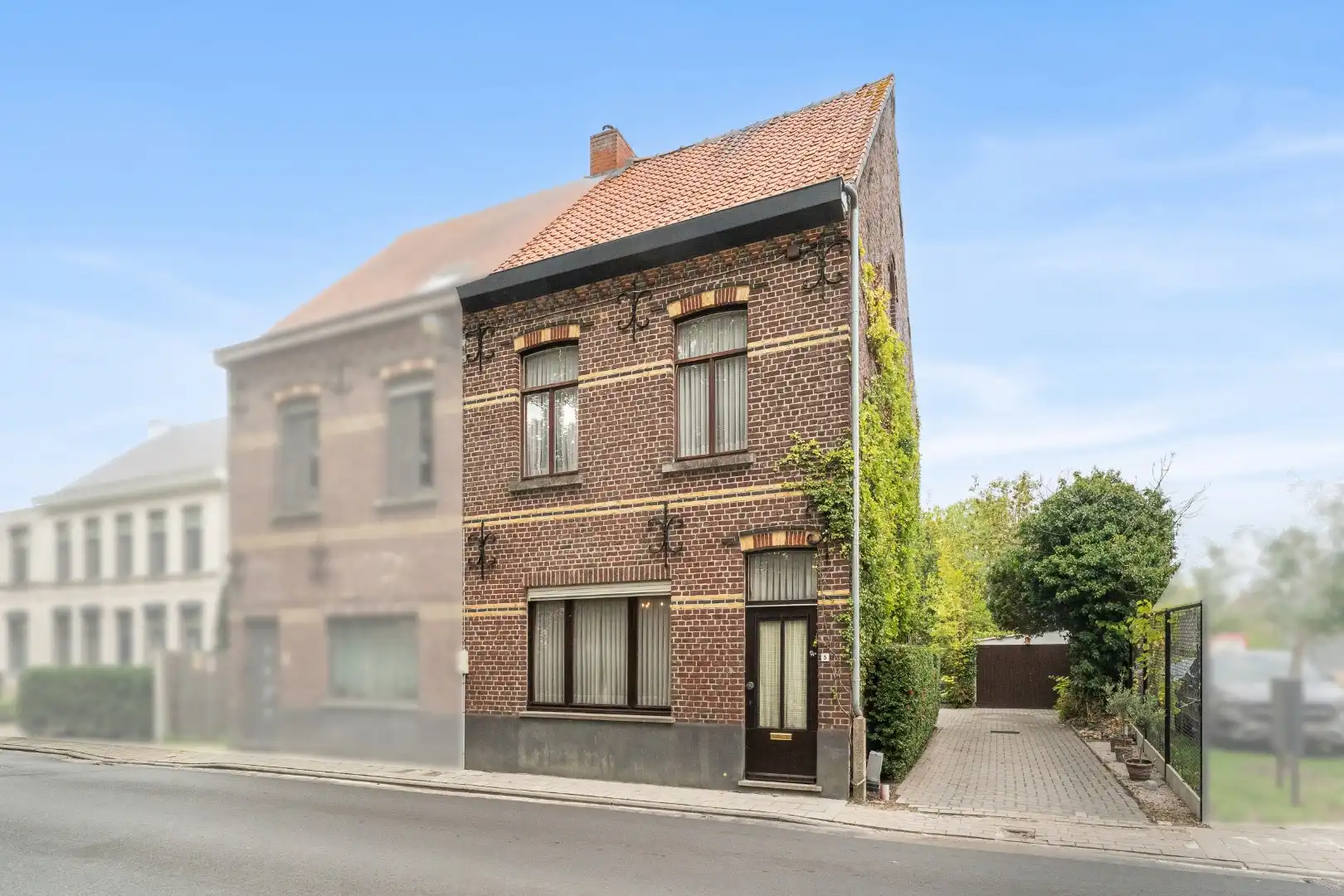 Te renoveren woning met ruime tuin nabij het centrum van Zomergem foto 23