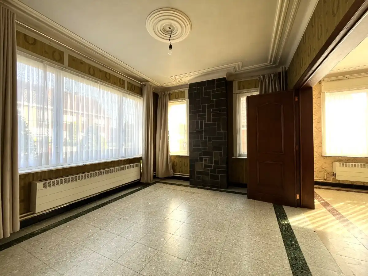 Moorslede – Halfopen woning met veel potentieel foto 5
