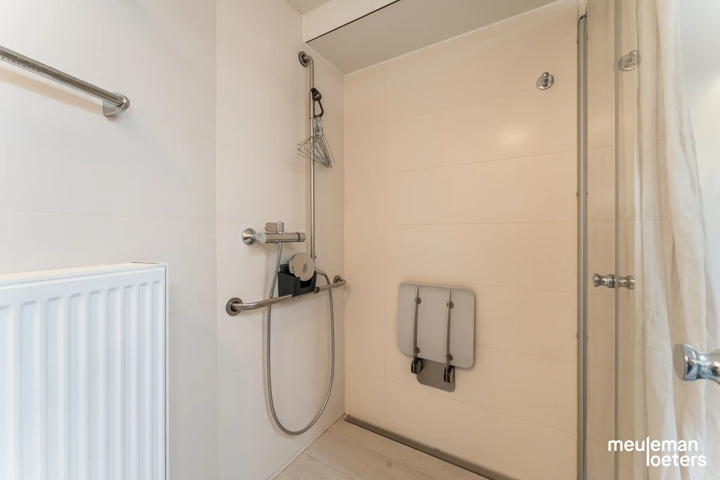 Instapklare woning met combinatiemogelijkheden wonen en werken foto 14