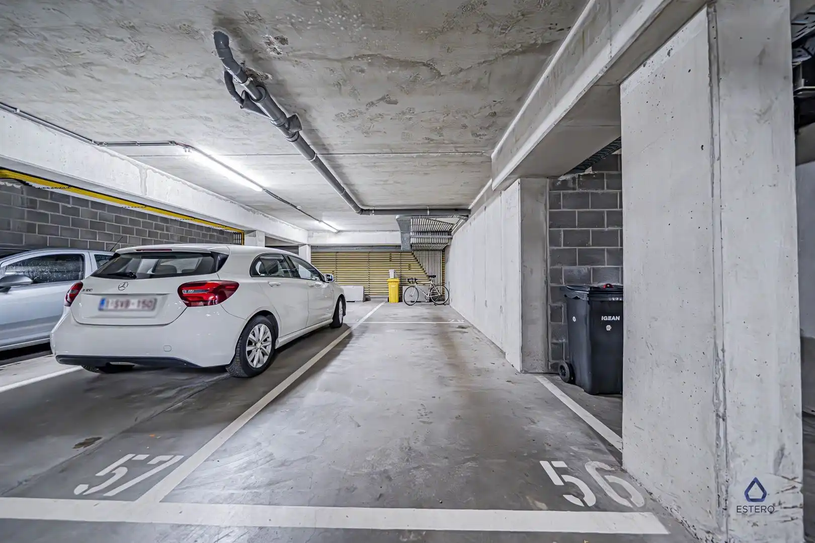 Instapklaar 2-slaapkamer appartement met terras en parking  foto 13