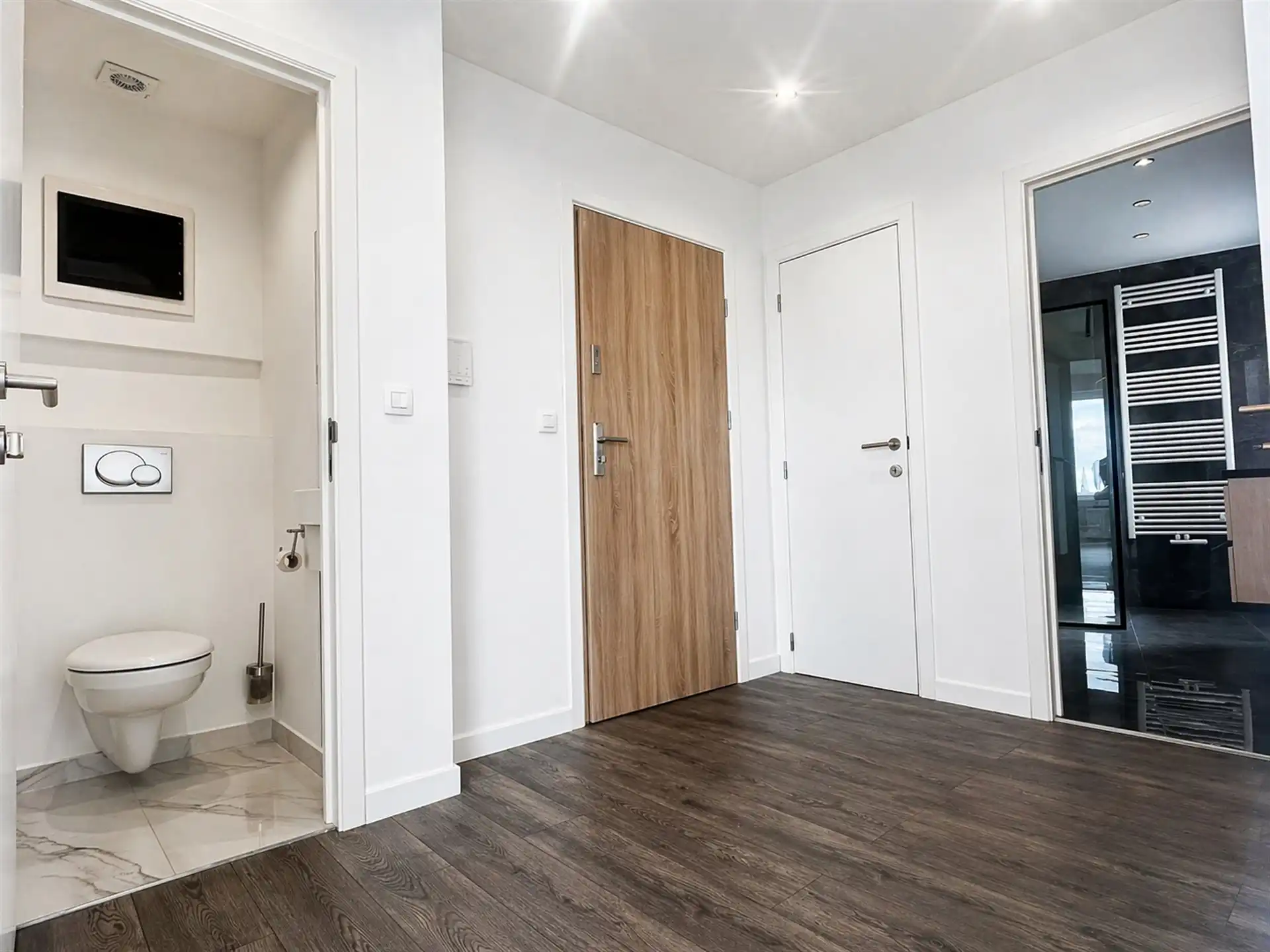 ruim appt met veel lichtinval in hartje Wilrijk! foto 11