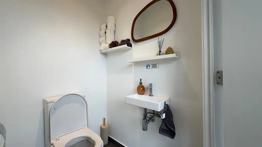 Mooi ingerichte kantoorruimte te huur in Wilrijk foto 11