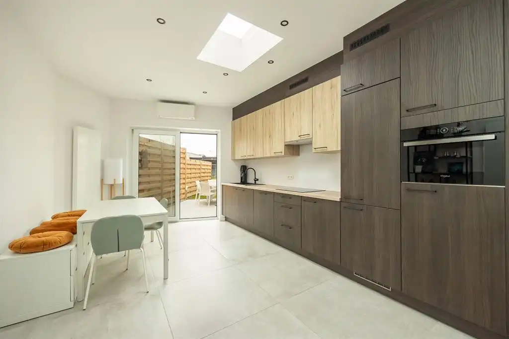 Volledig gerenoveerder woning vlakbij centrum Lier foto 2