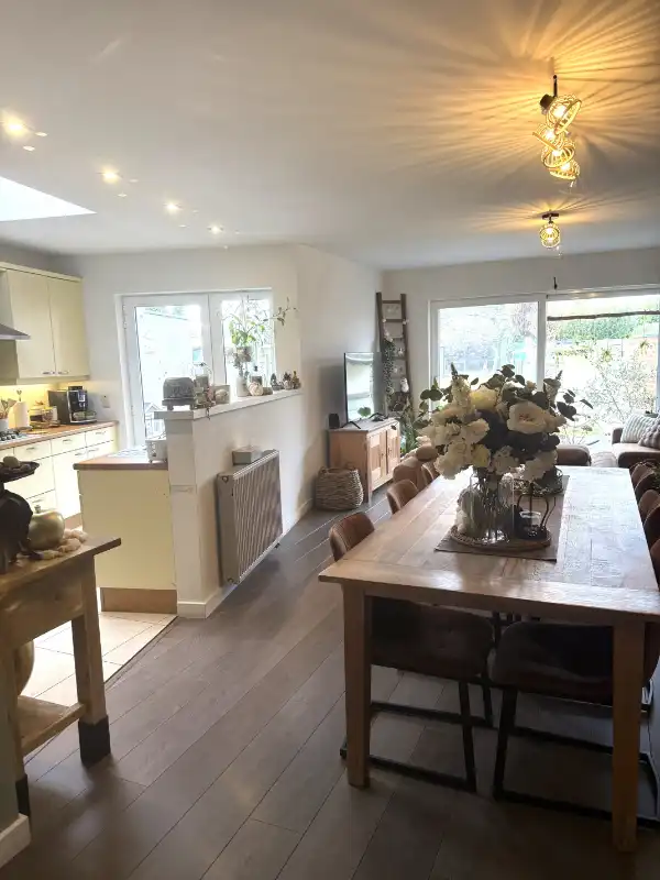 Mooie, gezellige woning met drie slaapkamers en tuin. foto 6