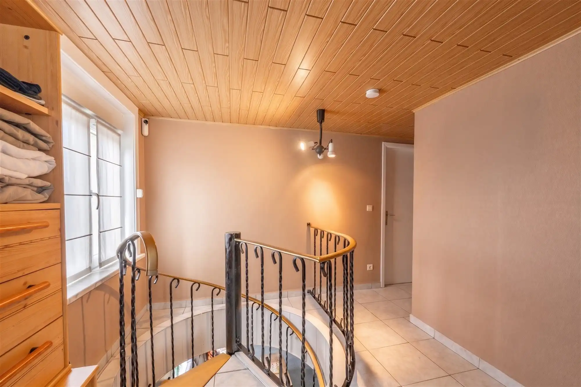Woning met loods foto 17