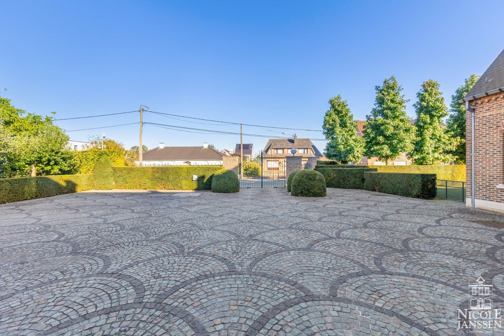 Royale villa in residentiële buurt  foto 26