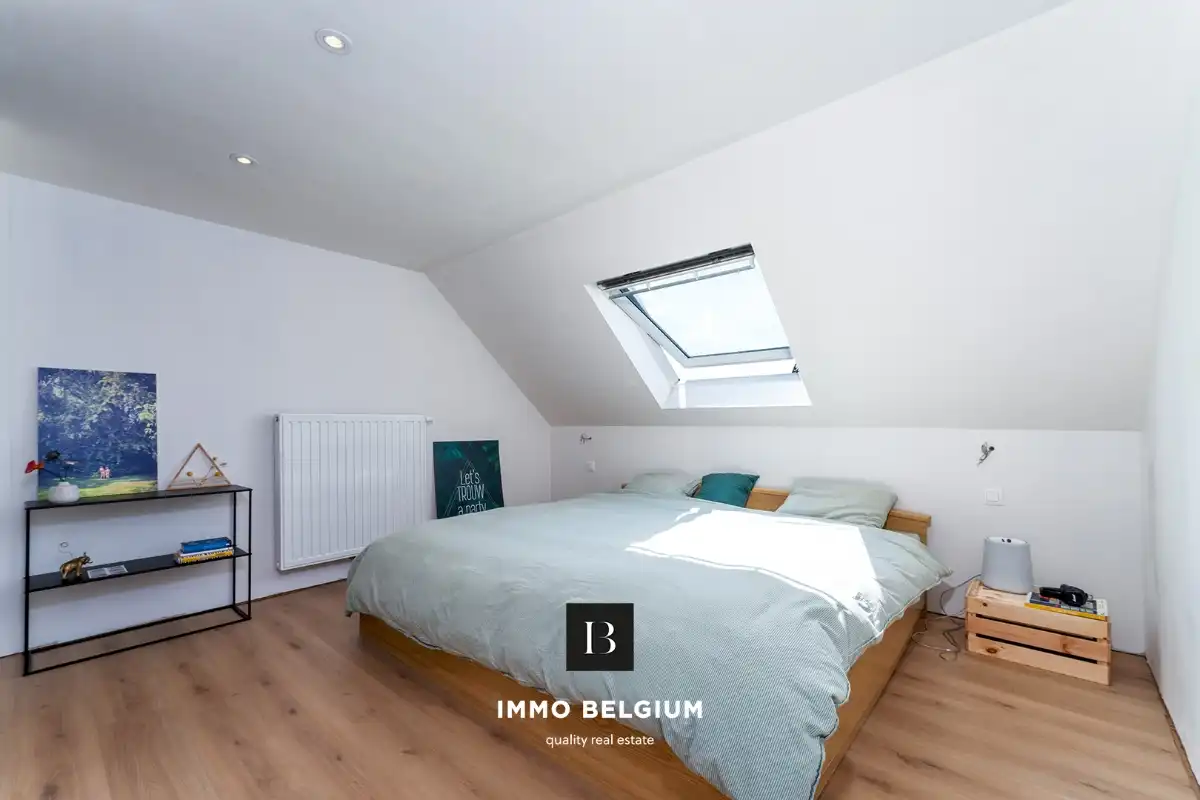 Ruime gerenoveerde woning met 4 slaapkamers in het centrum foto 15