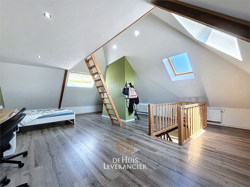 Prachtige, gerenoveerde woning met tuin en garage op toplocatie te koop in Mortsel! foto 24