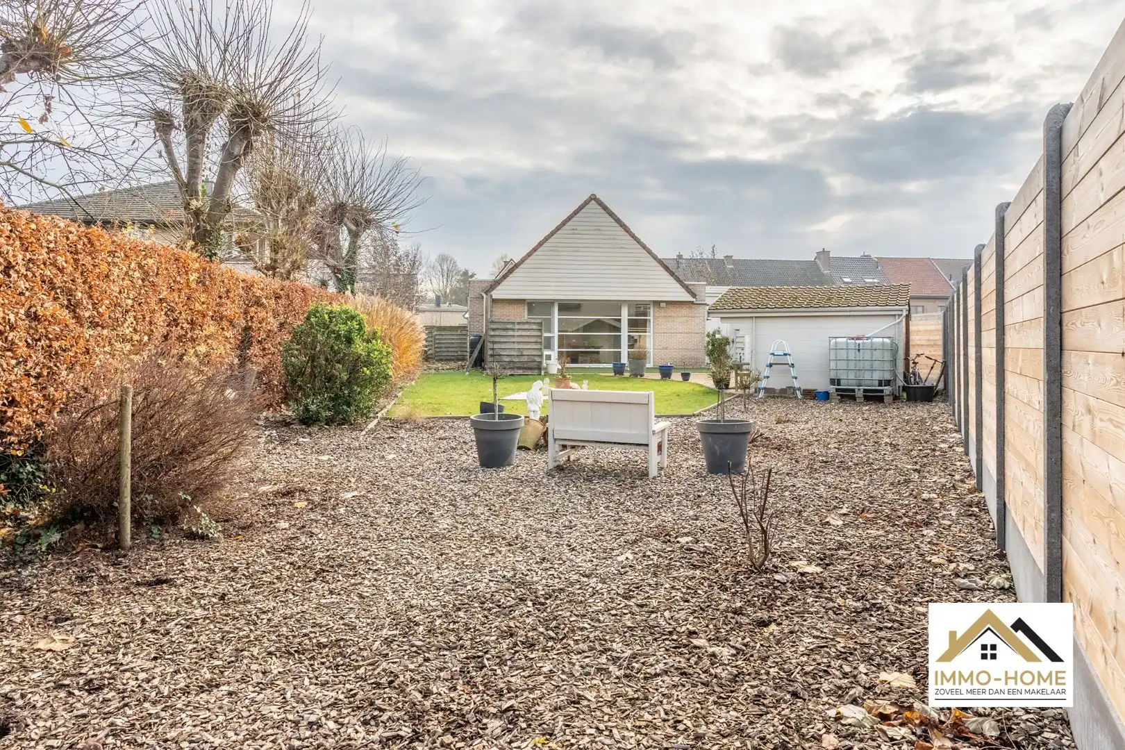 Instapklare woning met bureau/ winkelruimte  foto 11