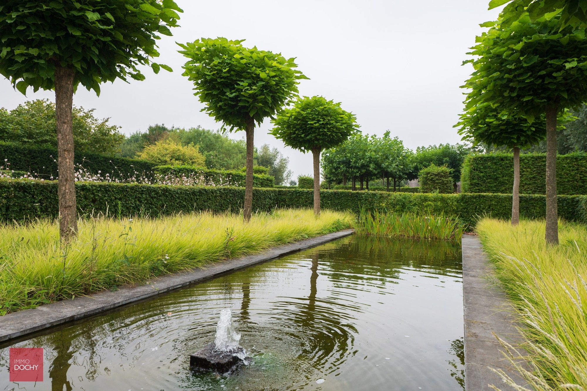 Afgeschermd van het dorpszicht tijdloze ruime VILLA met landelijk verzicht | Durmstraat foto 22