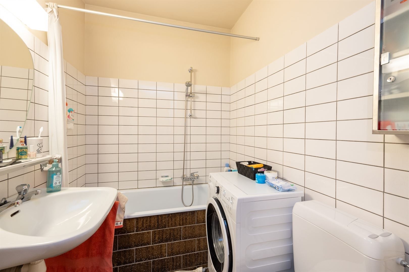 Dit is een topper! Ruim en licht appartement in hartje Brasschaat foto 13