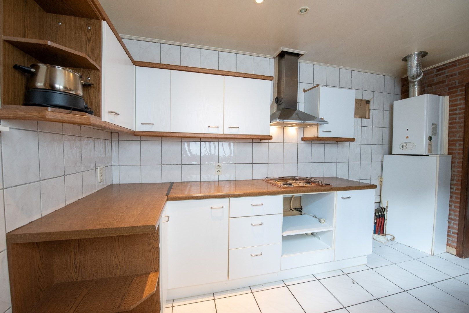 TE KOOP: Te renoveren woning in Gentbrugge! foto 8