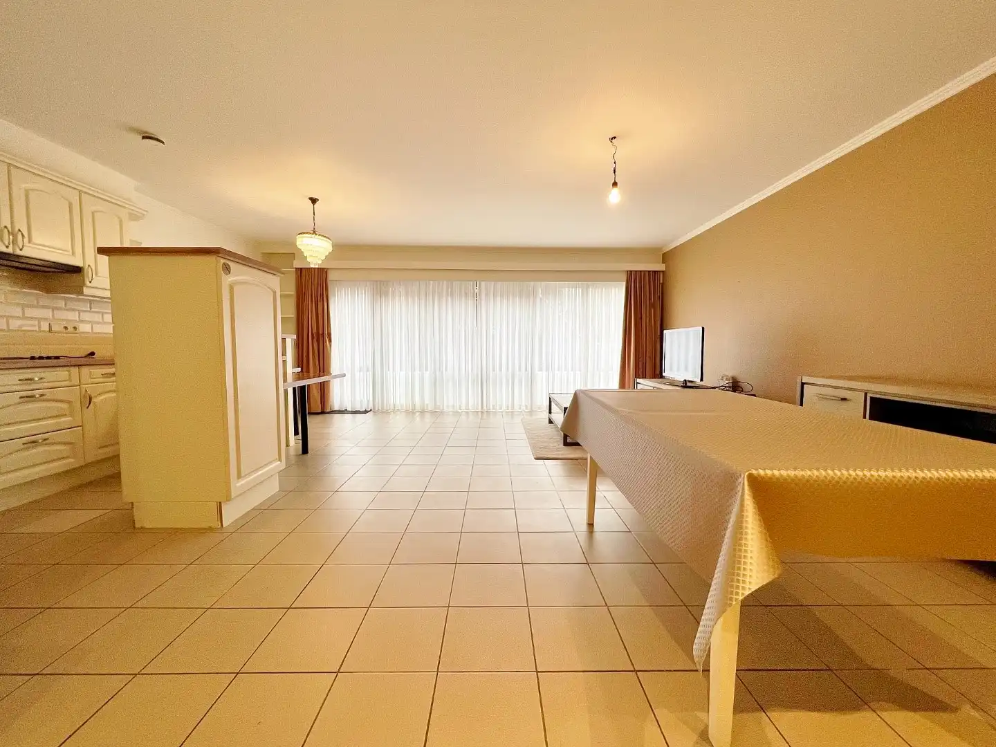 Gelijkvloers appartement met koertje in het centrum van Ieper foto 4