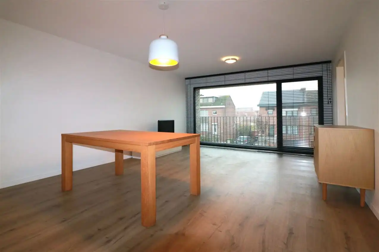 Appartement met 2 slpk, terras, tuin en autostaanplaats foto 2