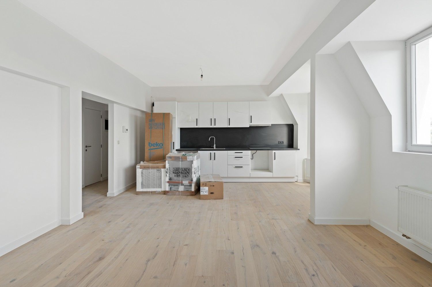 Prachtig gerenoveerd appartement met 2 slaapkamers in rustige straat te koop te Antwerpen foto 2