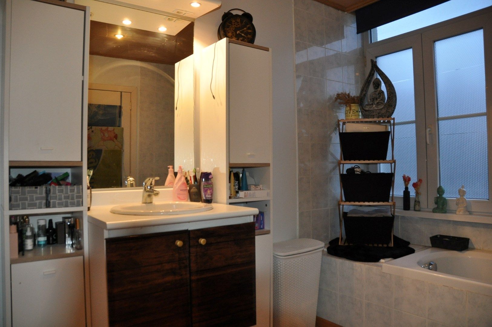 Gezellige rijwoning in het centrum van Izegem - drie slaapkamers - aankoop garagebox mogelijk. foto 8