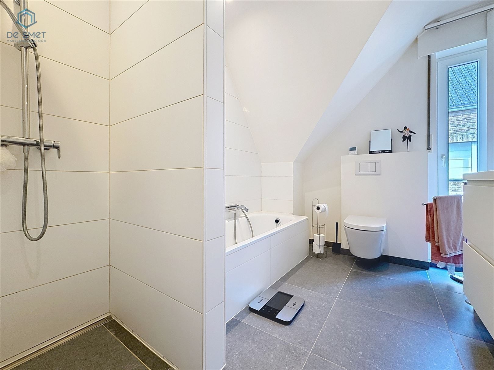 INSTAPKLARE WONING MET 4 SLKS OP EEN BOOGSCHEUT VAN CENTRUM ZOTTEGEM foto 18