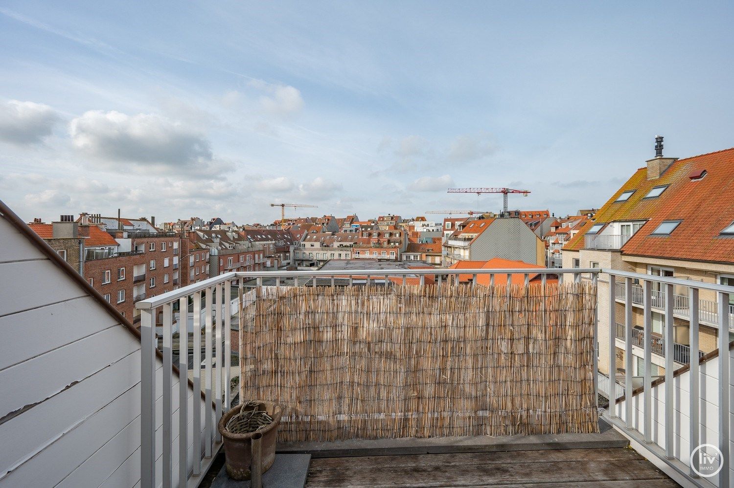 Recent duplex-appartement met 3 slaapkamers rustig gelegen vlakbij de Dumortierlaan en de Lippenslaan (!!ruime garage mogelijk in het gebouw!!) foto 8