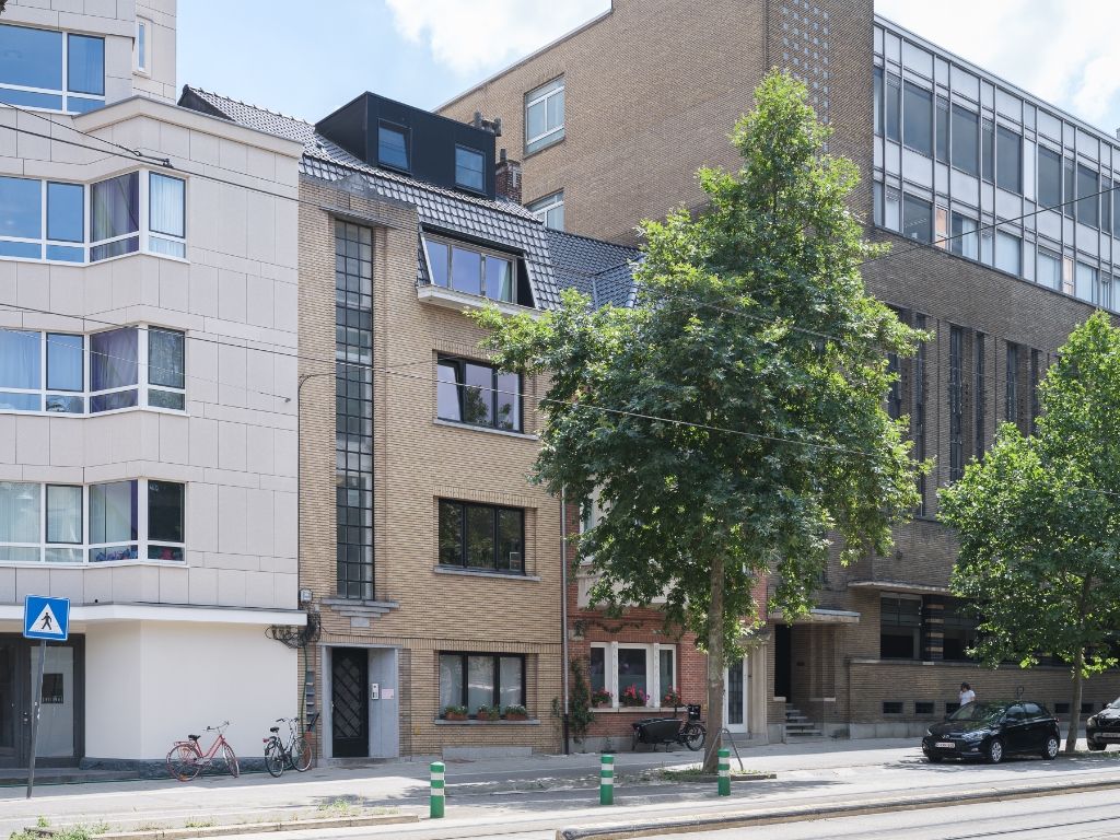 Omgeving Sint-Pietersstation. Ruim 2 slaapkamer appartement met aangenaam terras en zicht op groen, zowel aan de voor- als achterzijde foto 20