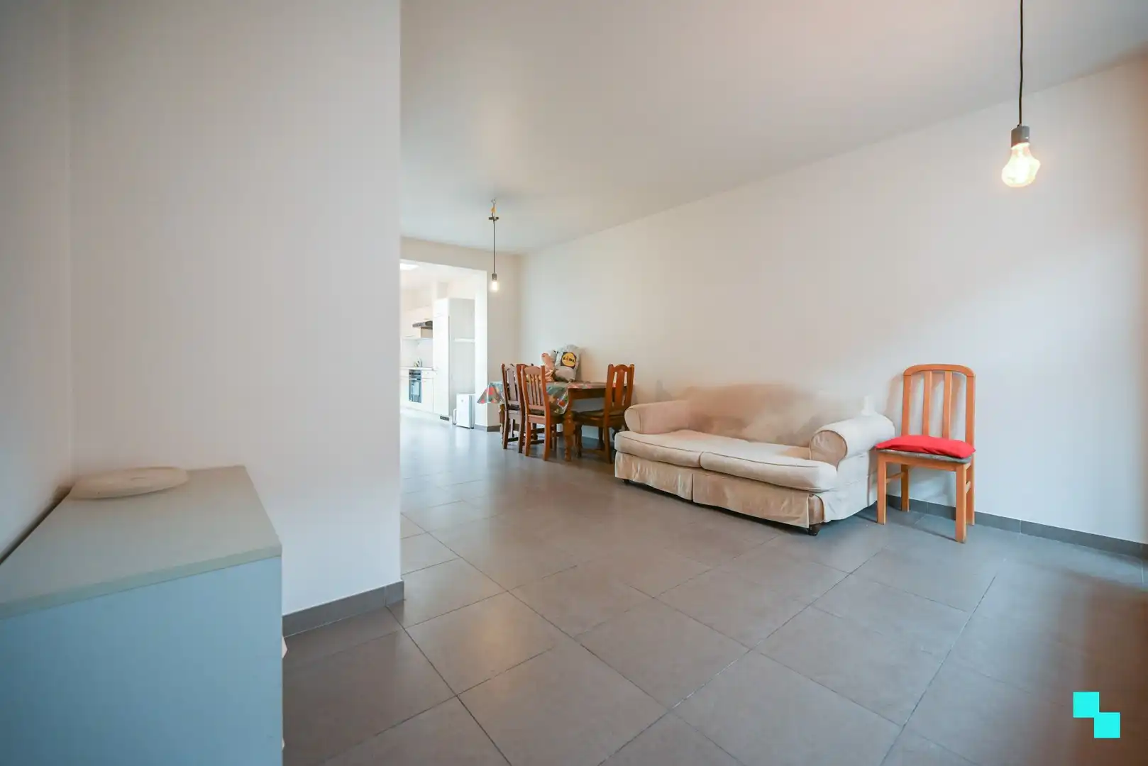 Instapklare woning met twee slaapkamers nabij centrum Izegem foto 8