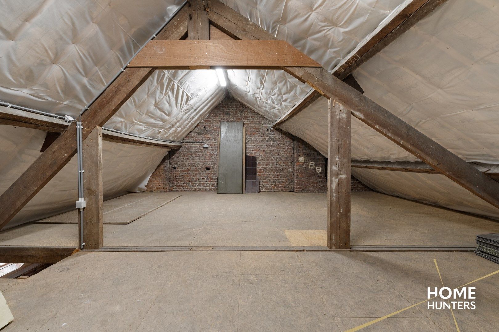 Prachtige, karaktervolle herenwoning pal in het historische stadscentrum van Ieper foto 18