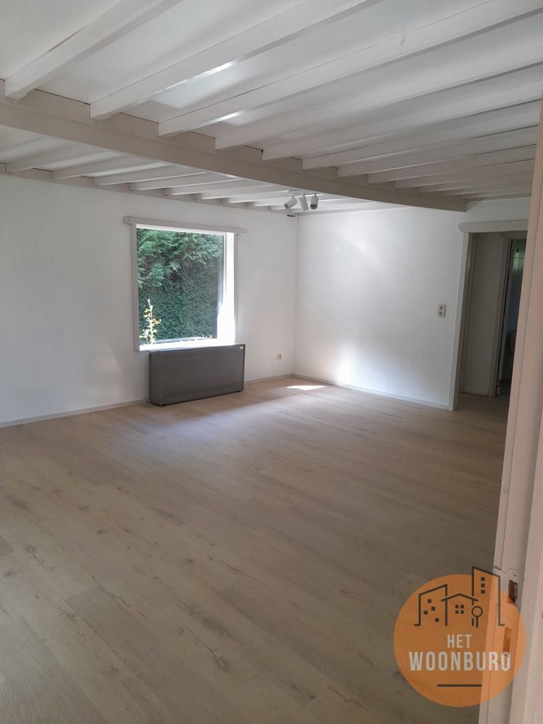 Bungalow met 1 slpk en ruime tuin (10 are) foto 3