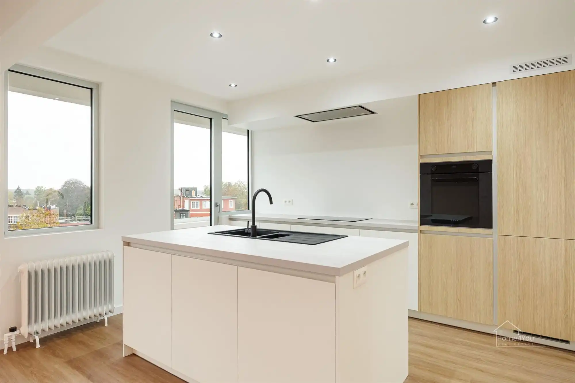 Ruim en gerenoveerd 3-slaapkamerappartement met 2 terrassen foto 5