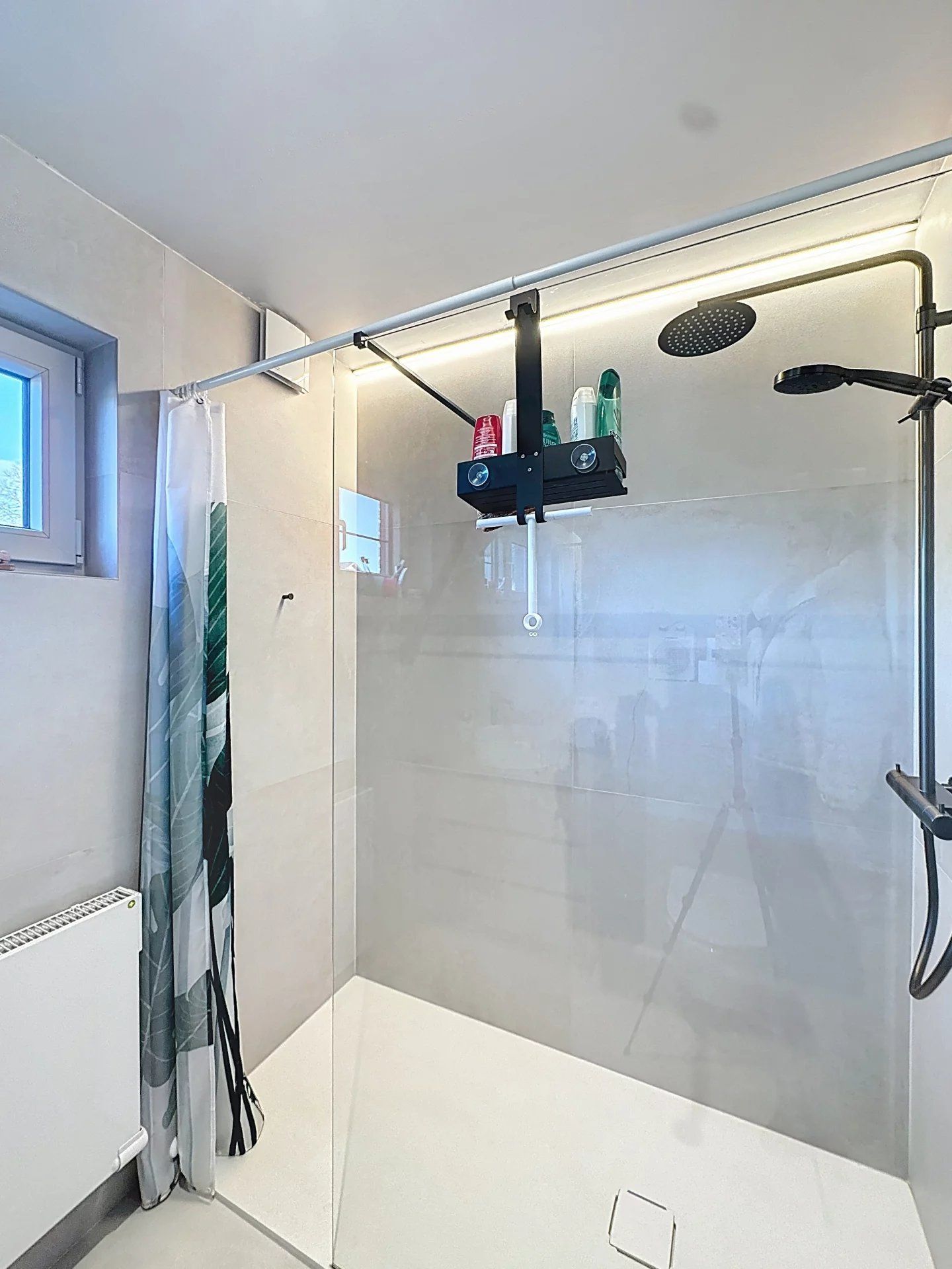 Recent gerenoveerde woning met 3 ruime slaapkamers en kleine tuin vlakbij het centrum. foto 17