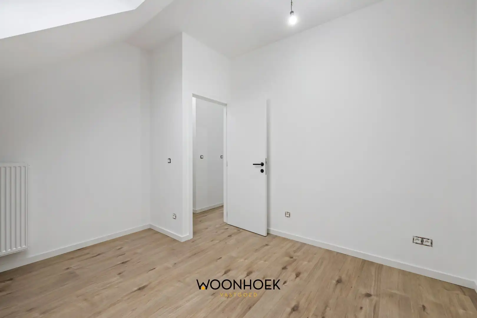 Gerenoveerde, 6-slpk woning, zonnige tuin en 2 bdkms te Sint-Niklaas! foto 18