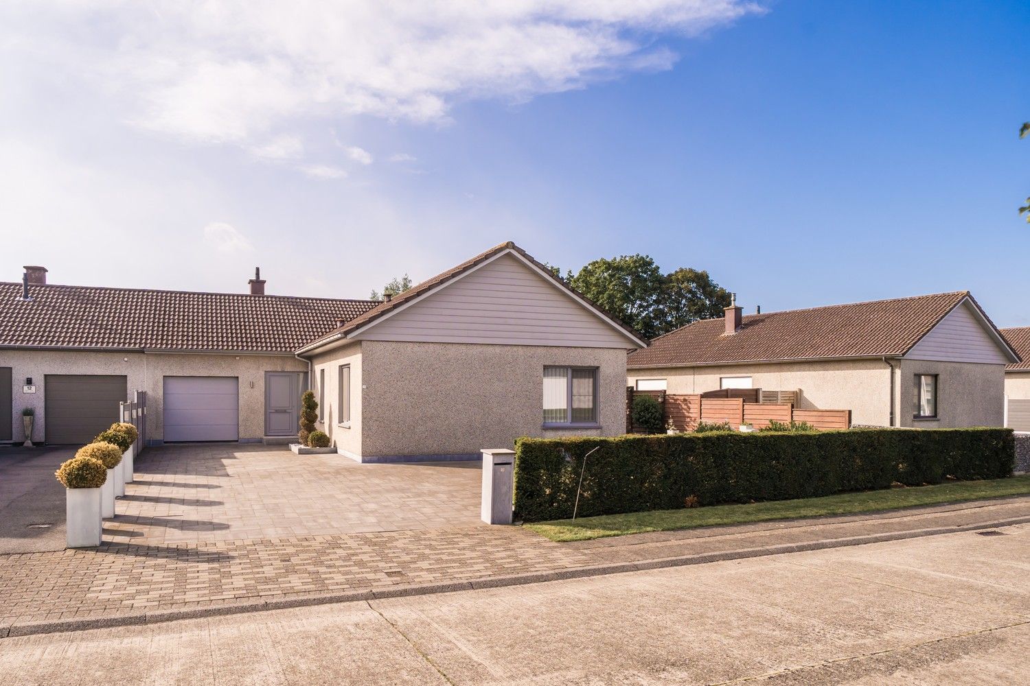 Lichtrijke halfopen bebouwing in aangename woonwijk foto 2