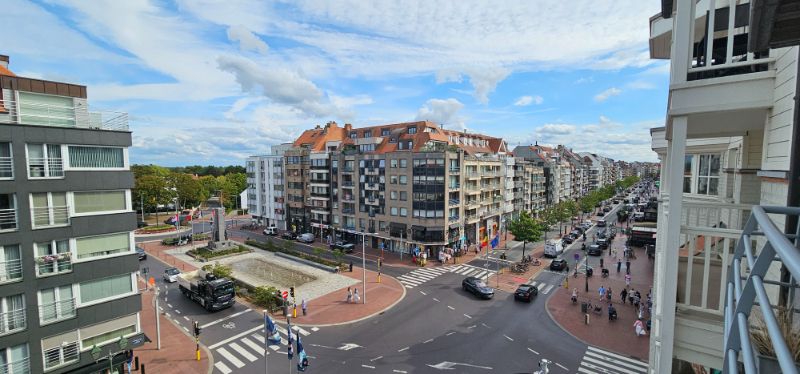Stijvol gemeubeld appartement op de Lippenslaan te Knokke foto 14