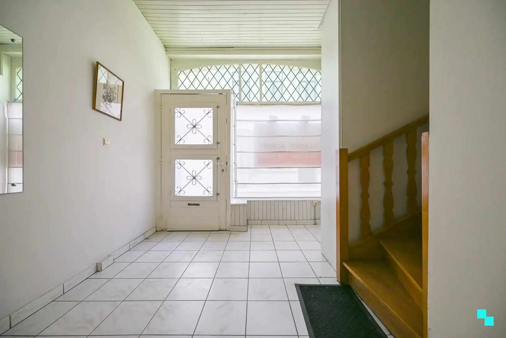 Appartementsgebouw met 3 verhuurde entiteiten in hartje Izegem foto 2