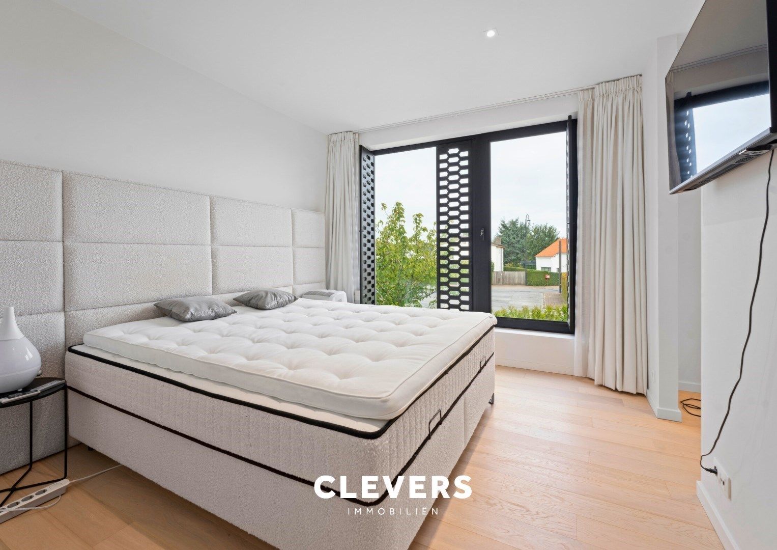 Luxueuze, moderne villa in rustige residentiële omgeving foto 17