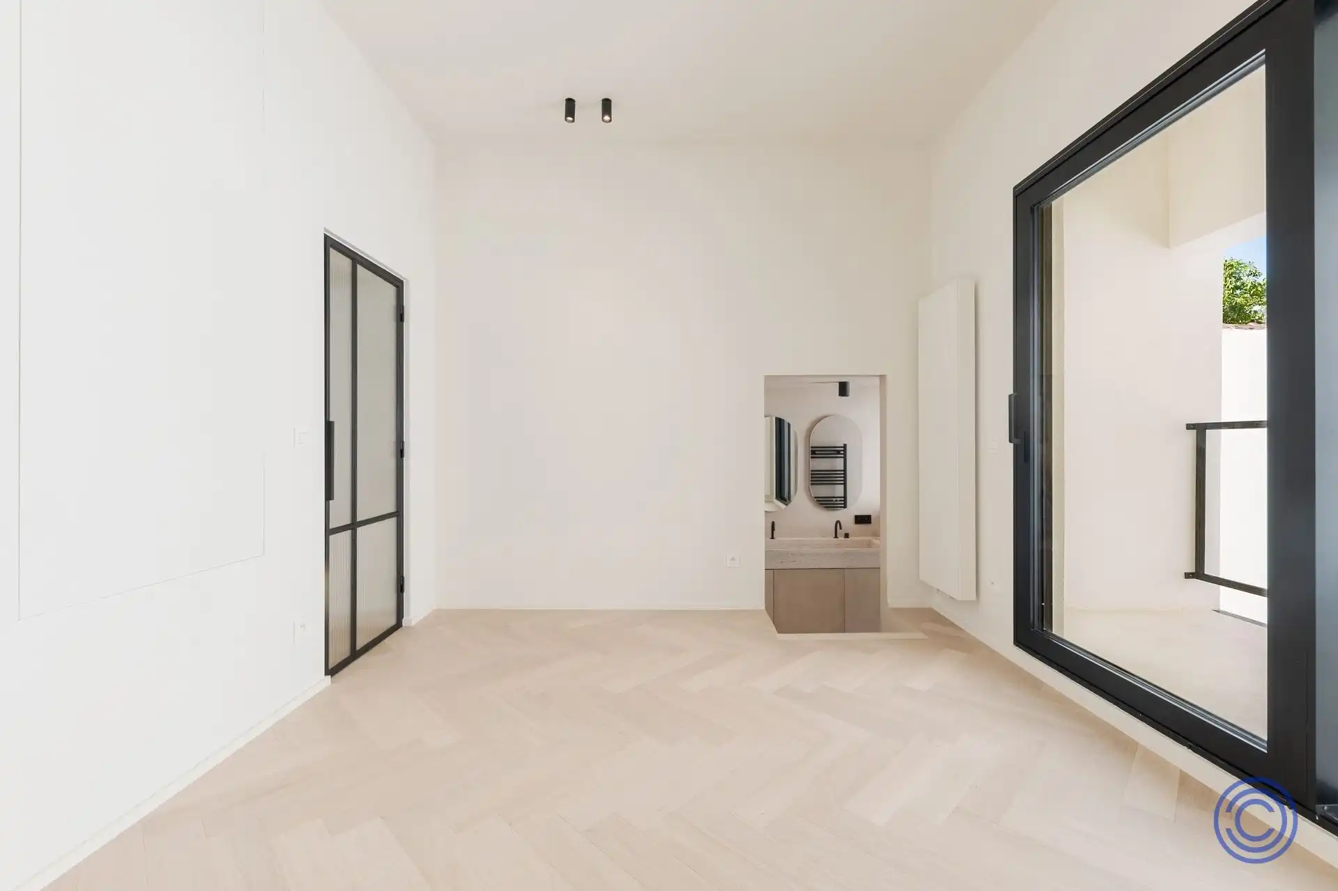 Stijlvol wonen nabij de Marnixplaats – luxueus gerenoveerd appartement met terras foto 12