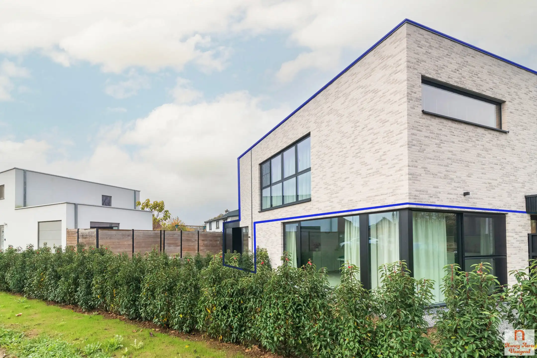 Instapklaar appartement met tuin en carport op toplocatie foto 24