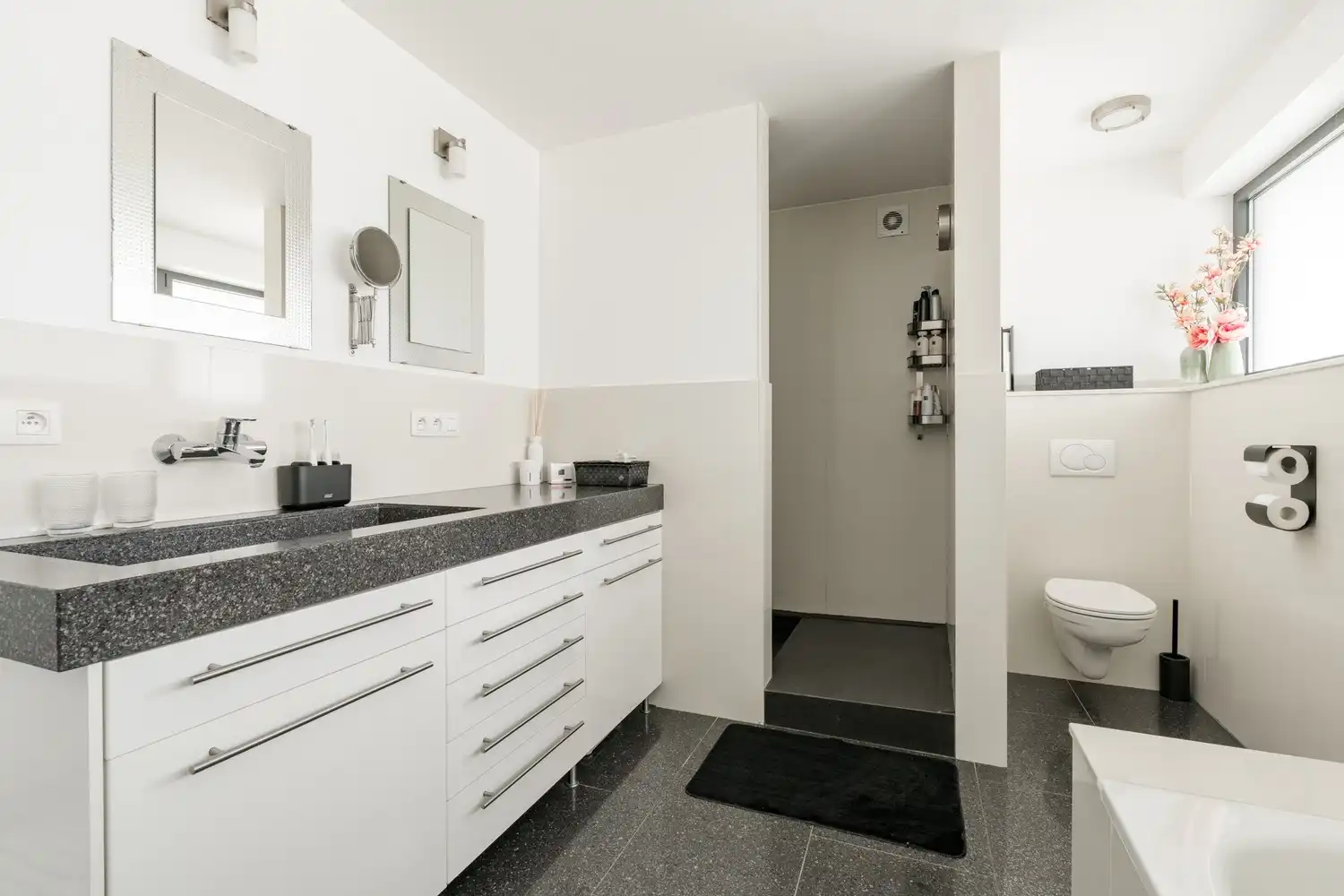 Luxe villa te koop in Neerpelt: moderne architectuur en ruimte in overvloed aan de Beukenlaan. Ideaal voor uw gezin! foto 30