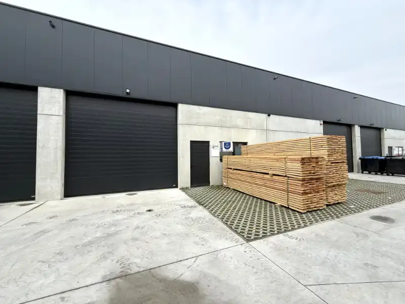 Recente KMO loods op zeer goede locatie foto 6