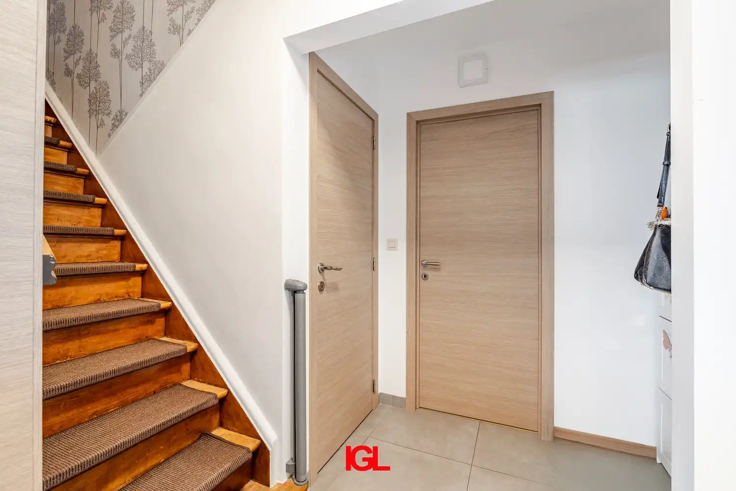 3-gevel woning met zuidgerichte tuin en garage foto 8
