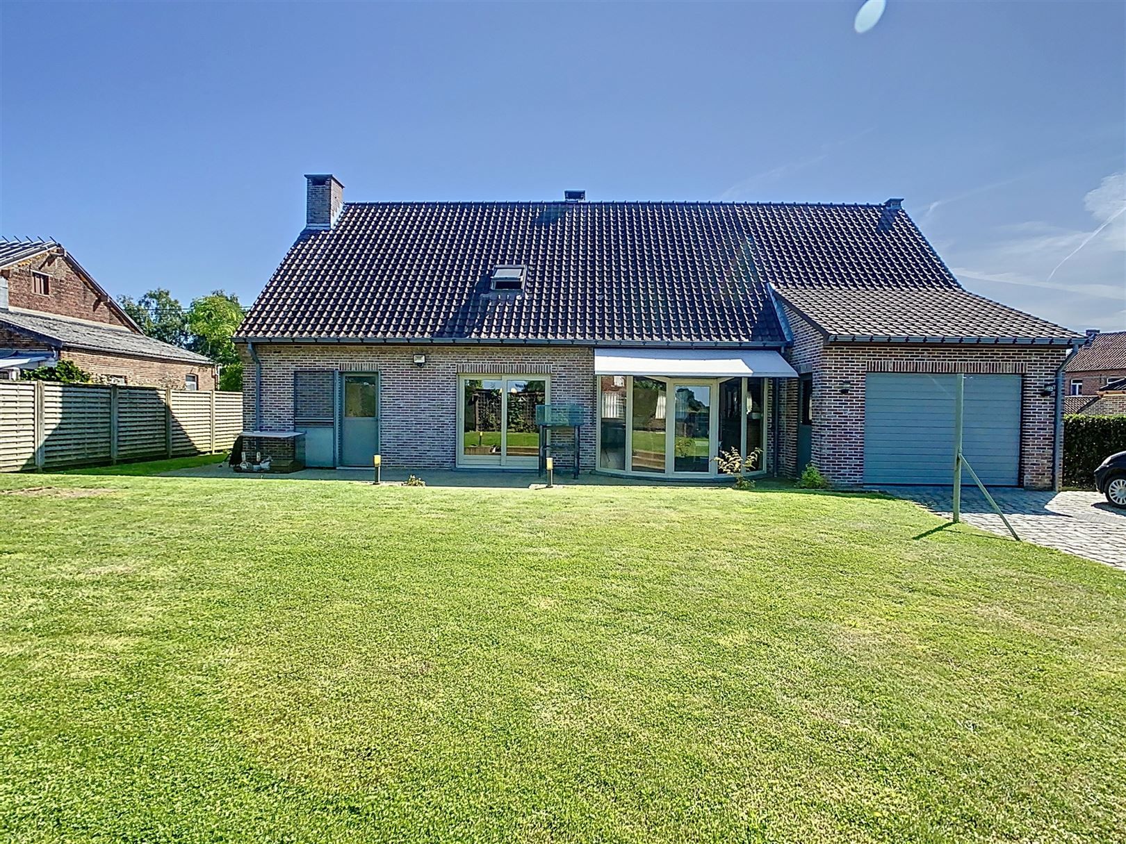 Ruime woning, 3 slpks, terras, tuin, twee garages, 8a 35ca foto 4