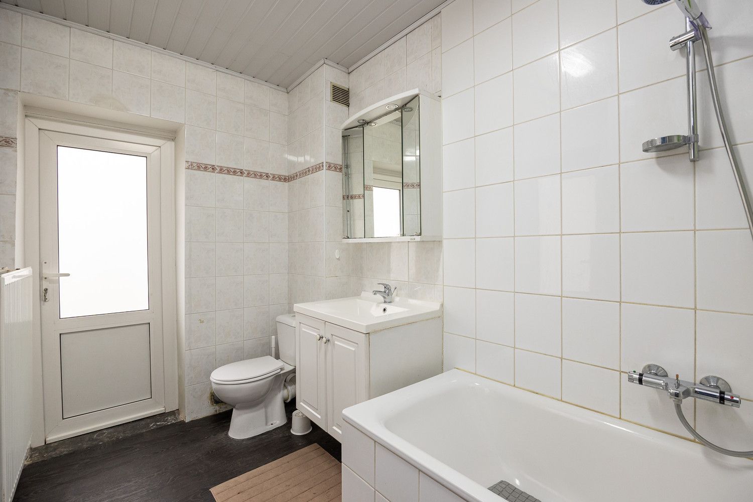 Goed gelegen 4-slk woning met tuin foto 10
