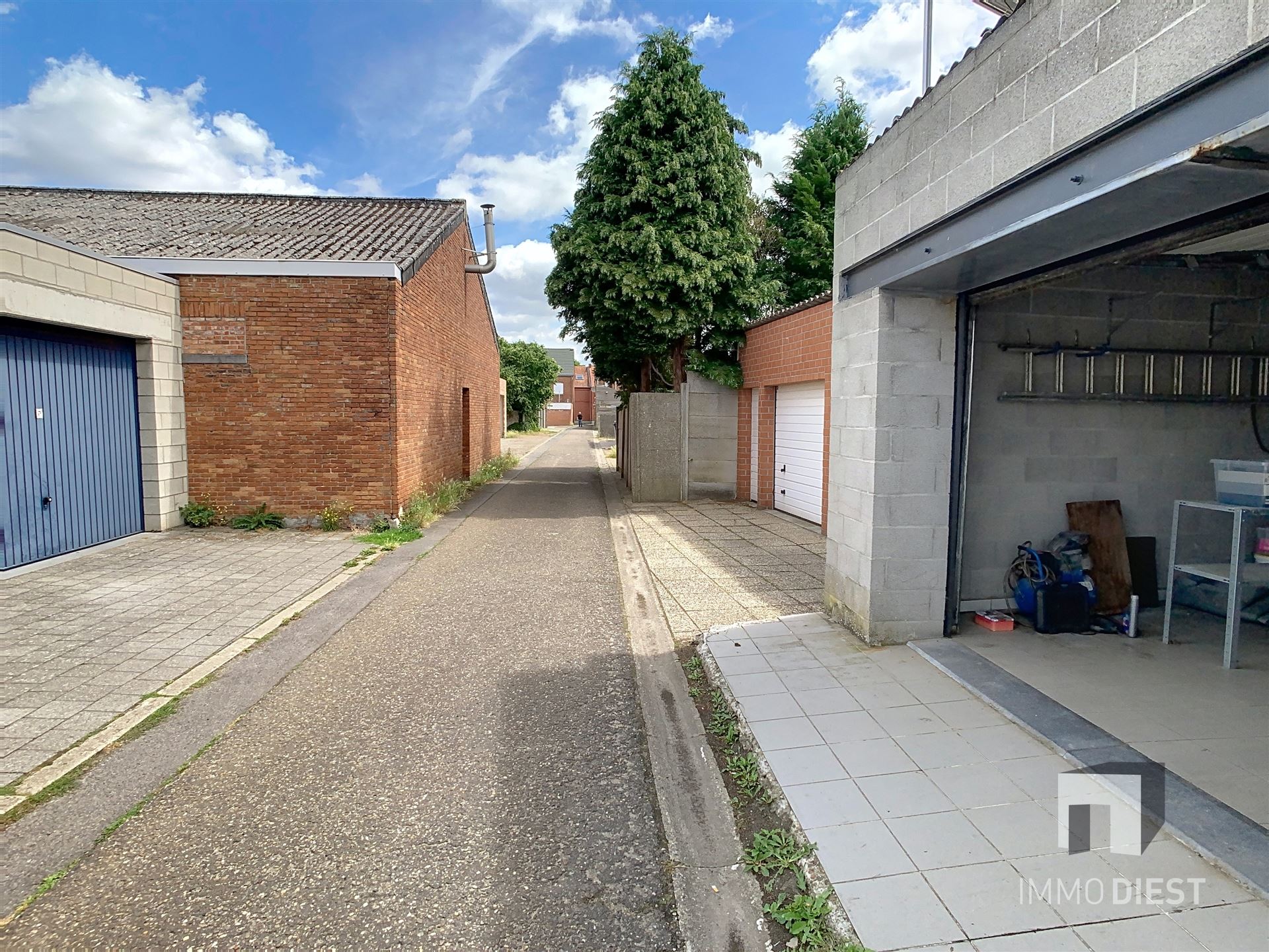 Hippe splitlevel met 3 slaapkamers in hartje Zichem. foto 37