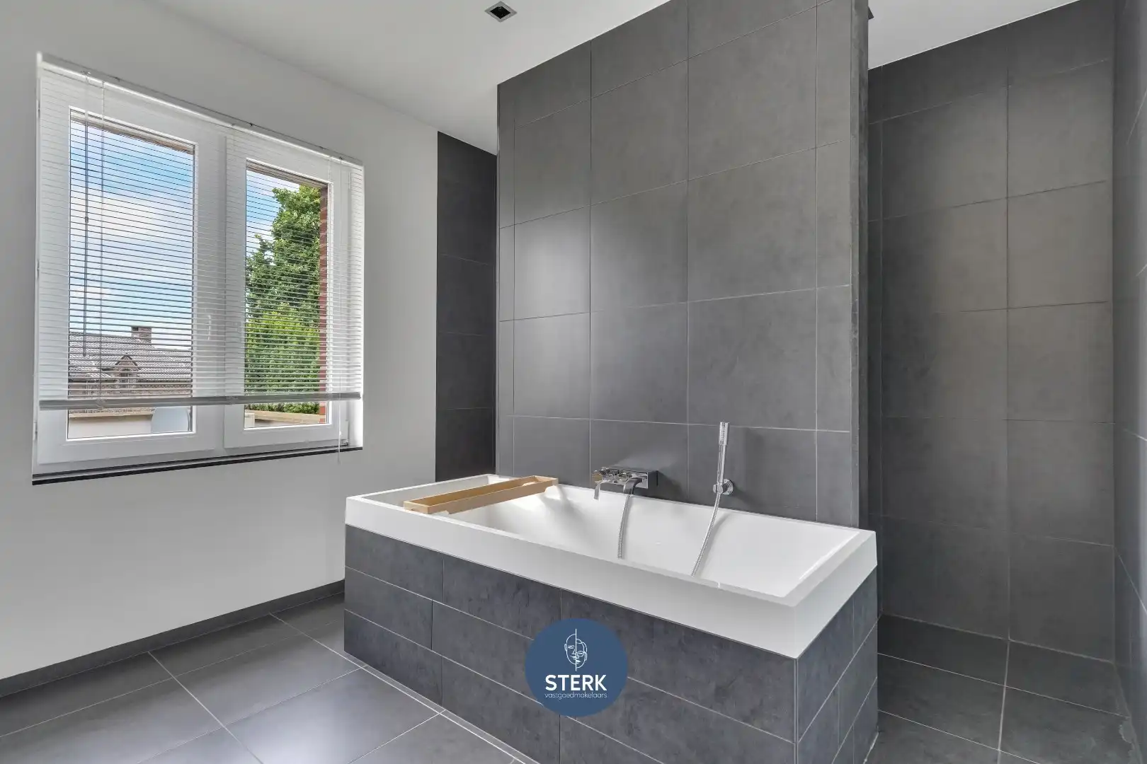 INSTAPKLARE WONING MET EPC LABEL B OP EEN STEENWORP VAN MAASTRICHT !  foto 18