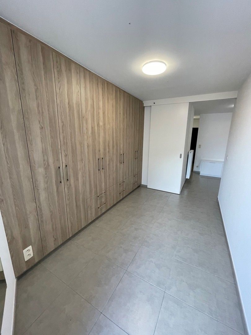 Mooi volledig instapklaar appartement met 2 slaapkamers en terras in het centrum van Diepenbeek. foto 16