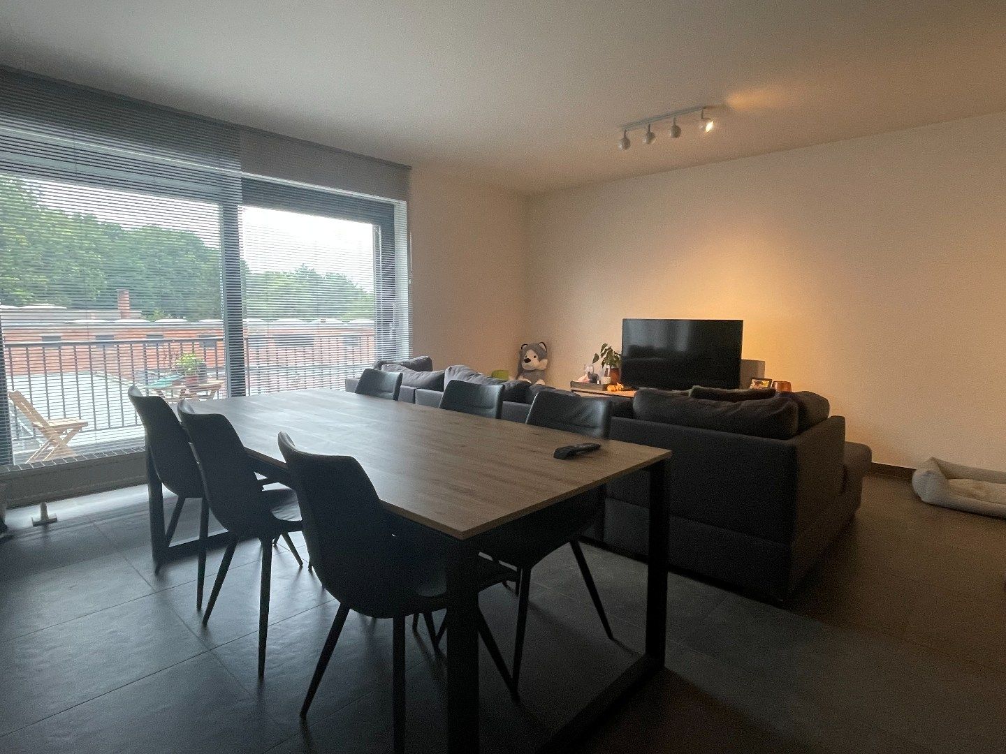 Hedendaags 2 slpk appartement met carport te Maria Ter Heide foto 3