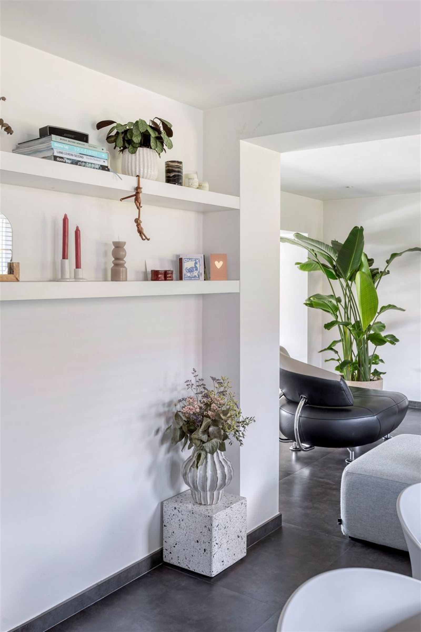 Instapklare, rustig achterin gelegen 3-gevelwoning nabij Hallerbos! foto 7