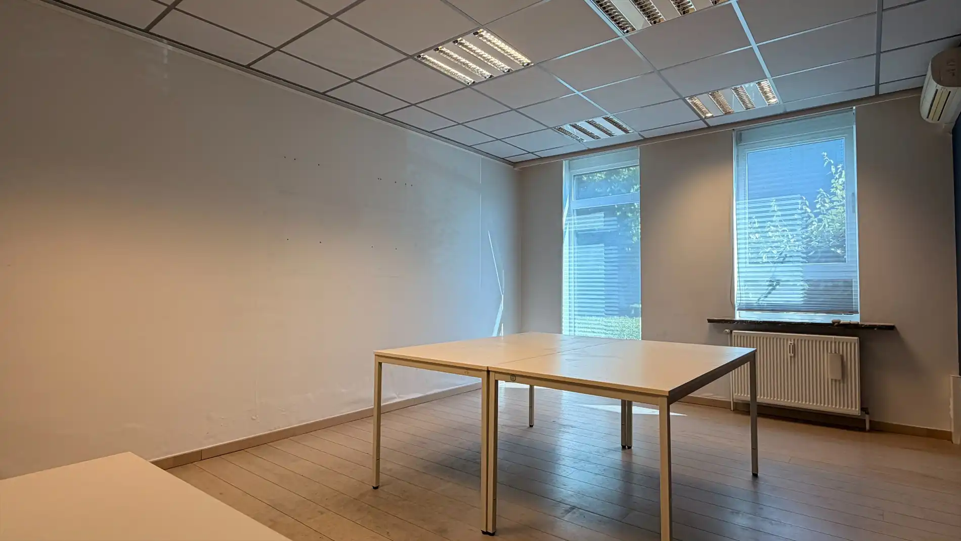 Budgetvriendelijke kantoren met parking te huur in Deurne foto 10